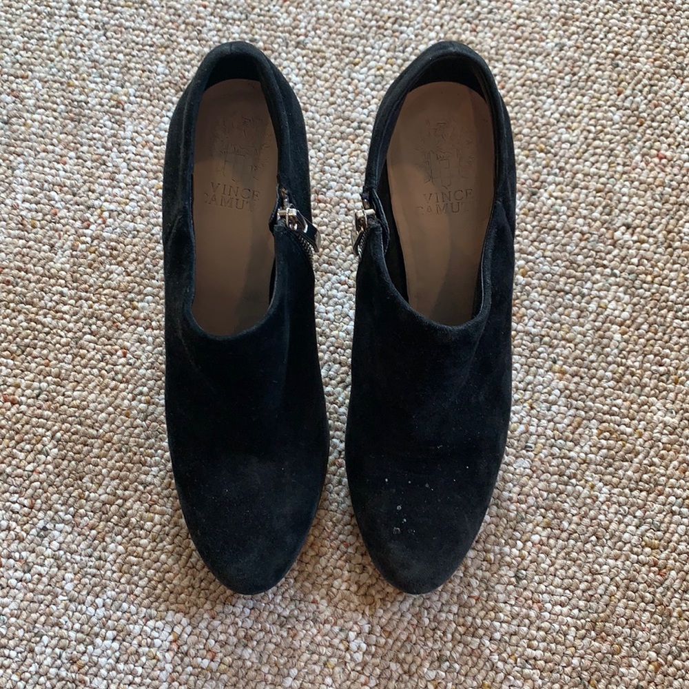 Black Vince Camuto booties